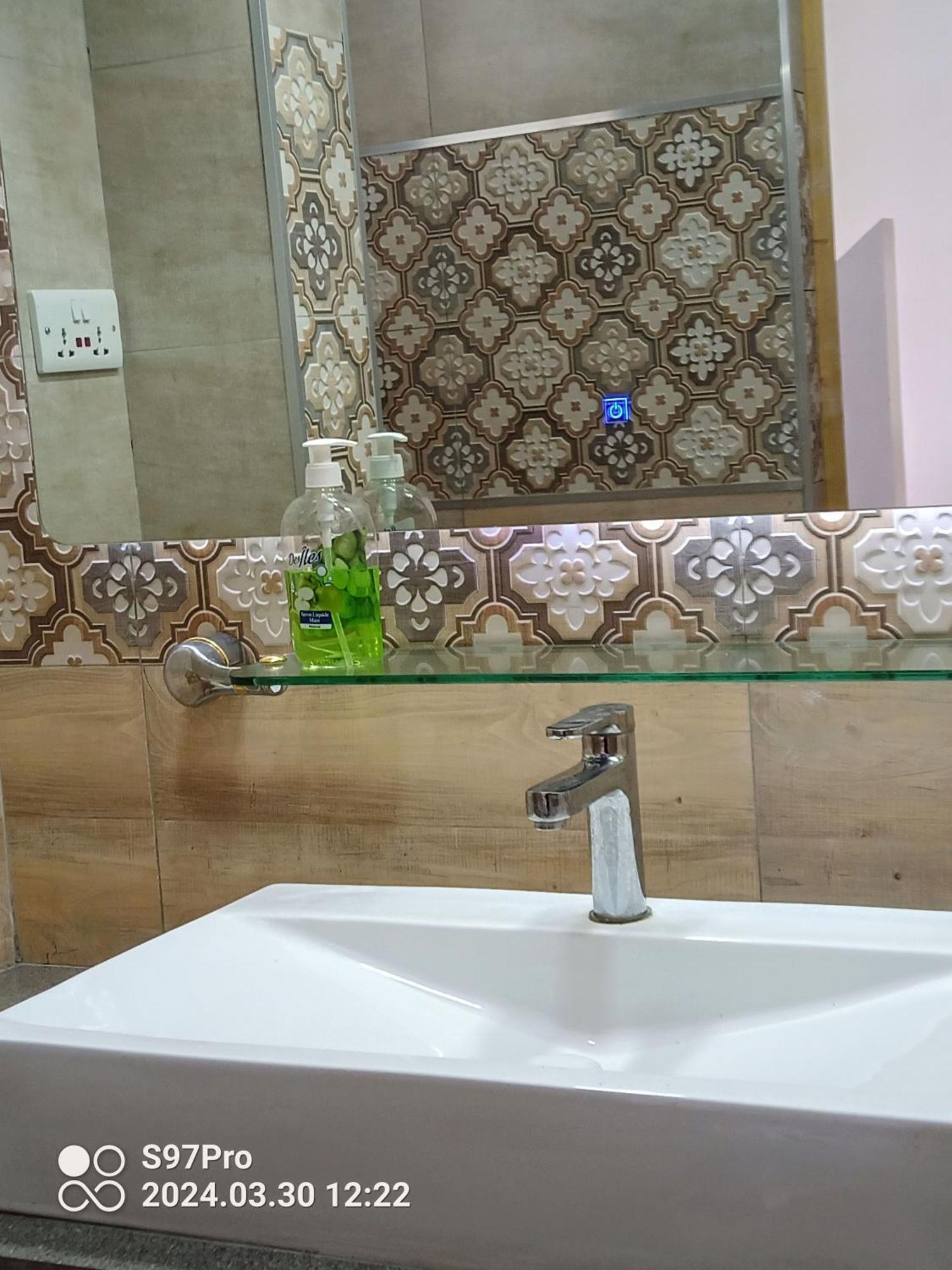 Happy House - Cosy Apartment With Private Pool And Walking Distance To Blue Bay Beach Bagian luar foto